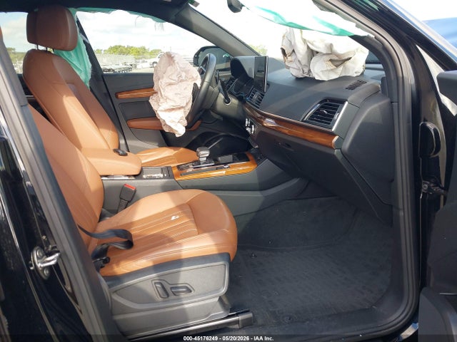 45176249 :رقم المزاد ، WA1AAAFY8M2102672 vin ، 2021 Audi Q5 Premium 45 Tfsi Quattro S Tronic مزاد بيع
