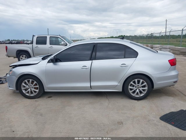 3VWD17AJ2FM258621 Volkswagen Jetta 1.8t Se