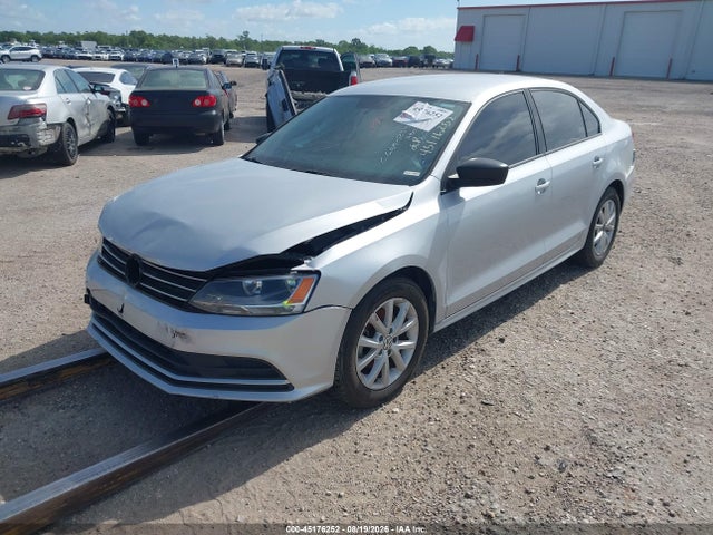 3VWD17AJ2FM258621 Volkswagen Jetta 1.8t Se