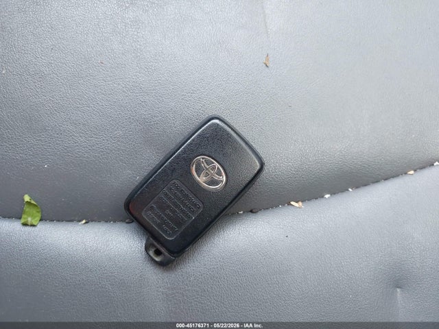 JTDKN3DU0F1915507 Toyota Prius Four