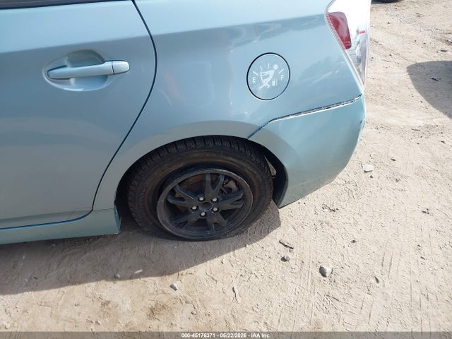 JTDKN3DU0F1915507 Toyota Prius Four