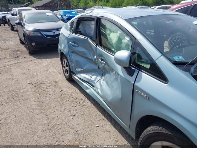 JTDKN3DU0F1915507 Toyota Prius Four