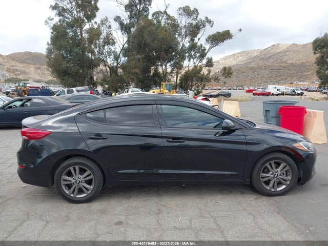 2017 Hyundai Elantra Value Edition მანქანა იყიდება აუქციონზე, vin: 5NPD84LF4HH184715, აუქციონის ნომერი: 45176403