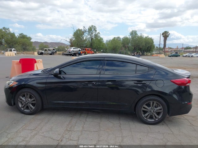 2017 Hyundai Elantra Value Edition მანქანა იყიდება აუქციონზე, vin: 5NPD84LF4HH184715, აუქციონის ნომერი: 45176403