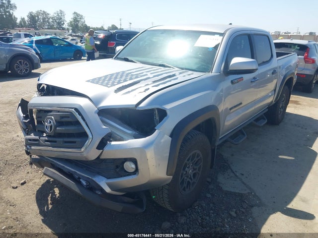 45176441 :رقم المزاد ، 3TMAZ5CNXHM030050 vin ، 2017 Toyota Tacoma Sr5 V6 مزاد بيع