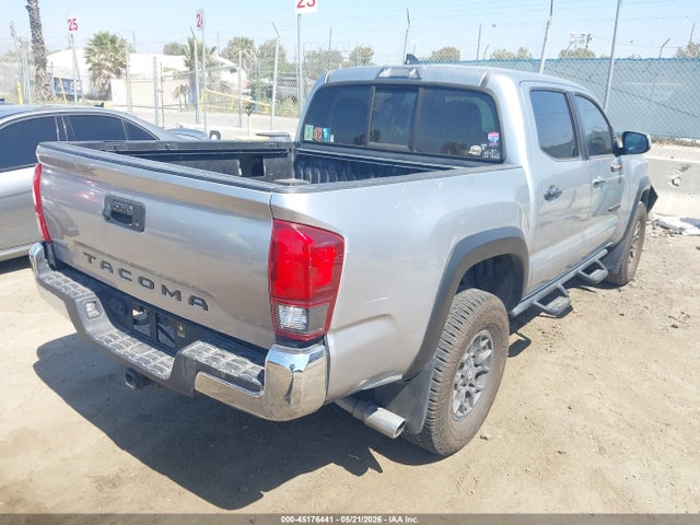 45176441 :رقم المزاد ، 3TMAZ5CNXHM030050 vin ، 2017 Toyota Tacoma Sr5 V6 مزاد بيع