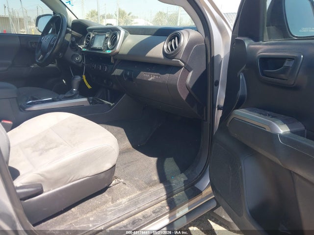 45176441 :رقم المزاد ، 3TMAZ5CNXHM030050 vin ، 2017 Toyota Tacoma Sr5 V6 مزاد بيع
