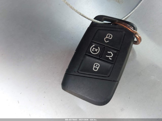 2022 Volkswagen Taos 1.5t Se მანქანა იყიდება აუქციონზე, vin: 3VVRX7B28NM072354, აუქციონის ნომერი: 45176443