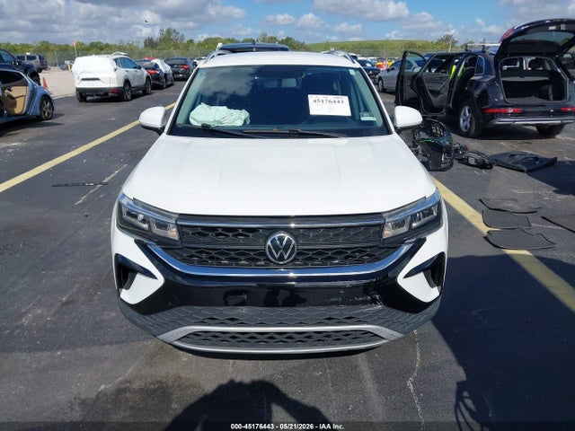 2022 Volkswagen Taos 1.5t Se მანქანა იყიდება აუქციონზე, vin: 3VVRX7B28NM072354, აუქციონის ნომერი: 45176443