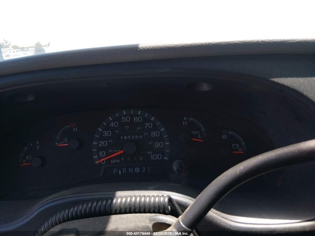 45176448 :رقم المزاد ، 1FTRE14282HB57385 vin ، 2002 Ford E-150 مزاد بيع