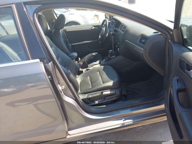 45176452 :رقم المزاد ، 3VWDB7AJ4HM221294 vin ، 2017 Volkswagen Jetta 1.4t Se مزاد بيع