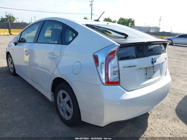 2014 Toyota Prius Three მანქანა იყიდება აუქციონზე, vin: JTDKN3DU4E0390374, აუქციონის ნომერი: 45176541