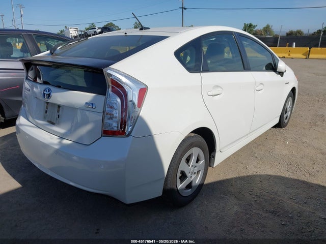 2014 Toyota Prius Three მანქანა იყიდება აუქციონზე, vin: JTDKN3DU4E0390374, აუქციონის ნომერი: 45176541