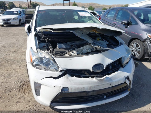 2014 Toyota Prius Three მანქანა იყიდება აუქციონზე, vin: JTDKN3DU4E0390374, აუქციონის ნომერი: 45176541