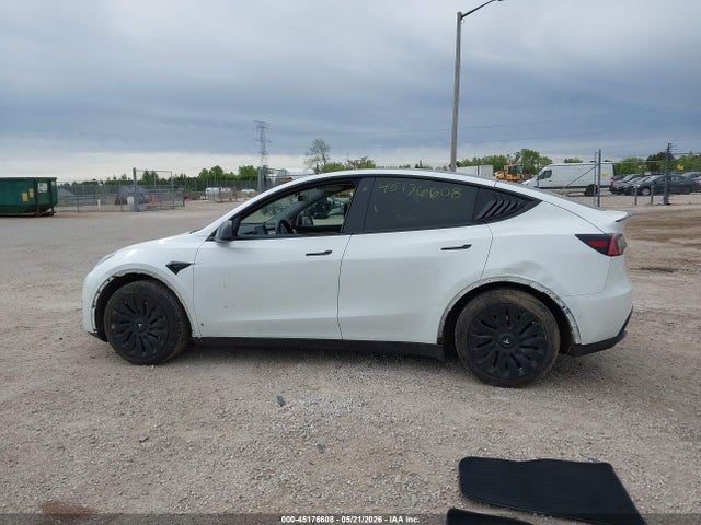 Tesla Model Y Standard Range Rear-wheel Drive 2021 5YJYGDED5MF103665 Image 14