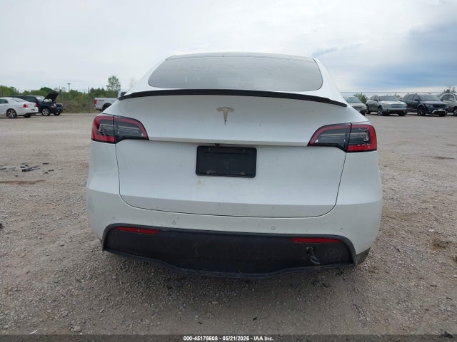 Tesla Model Y Standard Range Rear-wheel Drive 2021 5YJYGDED5MF103665 Image 16