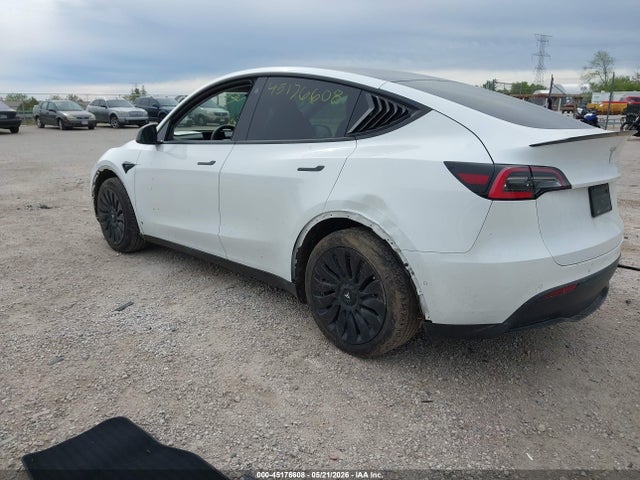 Tesla Model Y Standard Range Rear-wheel Drive 2021 5YJYGDED5MF103665 Image 3