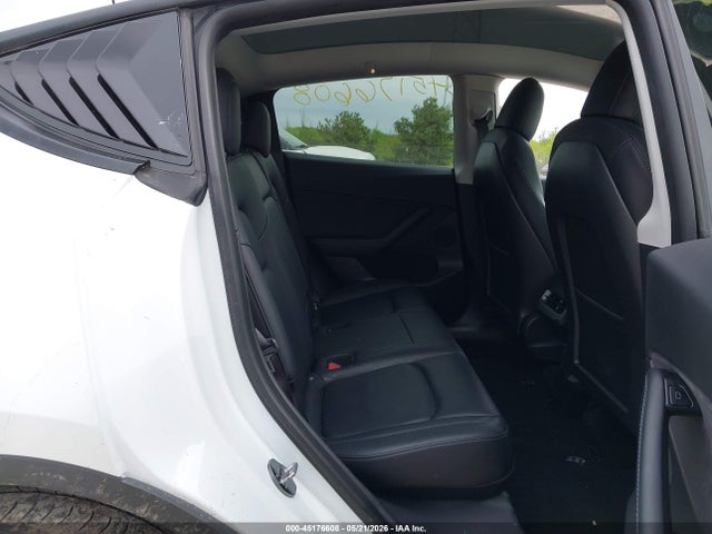 Tesla Model Y Standard Range Rear-wheel Drive 2021 5YJYGDED5MF103665 Image 8