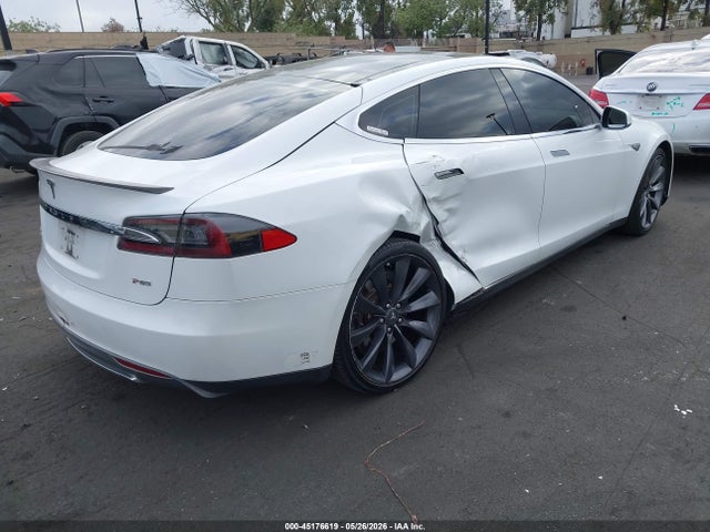 45176619 :رقم المزاد ، 5YJSA1DP9DFP13053 vin ، 2013 Tesla Model S Performance مزاد بيع