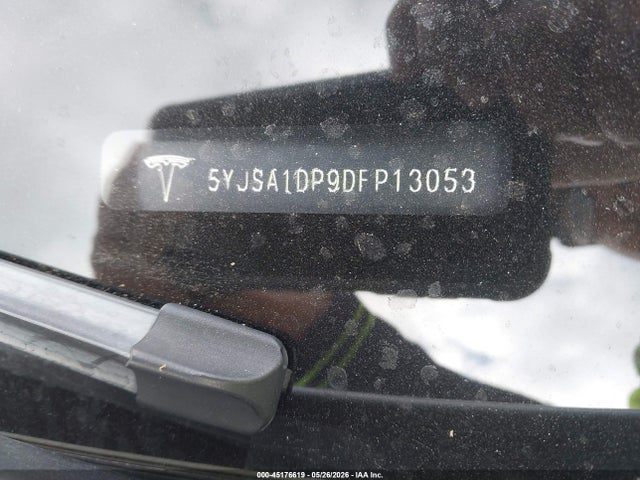 45176619 :رقم المزاد ، 5YJSA1DP9DFP13053 vin ، 2013 Tesla Model S Performance مزاد بيع