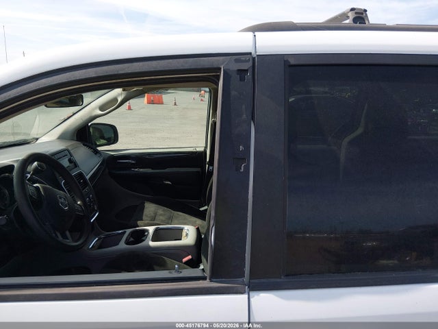 2C4RDGCG1FR733363 Dodge Grand Caravan Sxt