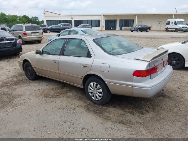 2000 Toyota Camry Ce მანქანა იყიდება აუქციონზე, vin: 4T1BG22KXYU940823, აუქციონის ნომერი: 45176828