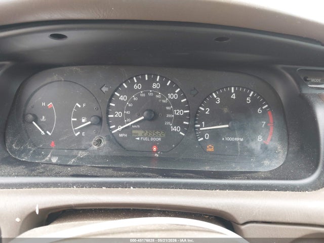 2000 Toyota Camry Ce მანქანა იყიდება აუქციონზე, vin: 4T1BG22KXYU940823, აუქციონის ნომერი: 45176828