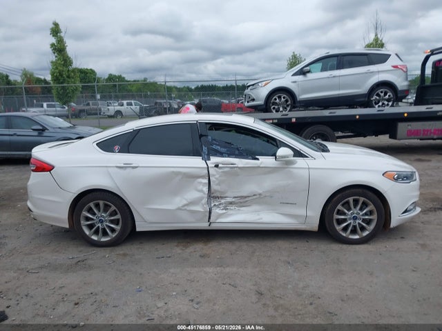 45176859 :رقم المزاد ، 3FA6P0SU7HR253968 vin ، 2017 Ford Fusion Energi Titanium مزاد بيع