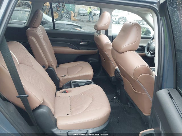 Toyota Grand Highlander Platinum 2026 5TDAAAB56TS110651 Image 8
