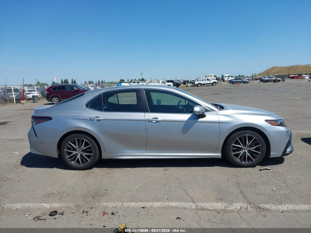 45176896 :رقم المزاد ، 4T1G11AK9NU669879 vin ، 2022 Toyota Camry Se مزاد بيع