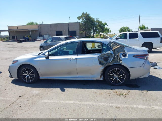 45176896 :رقم المزاد ، 4T1G11AK9NU669879 vin ، 2022 Toyota Camry Se مزاد بيع