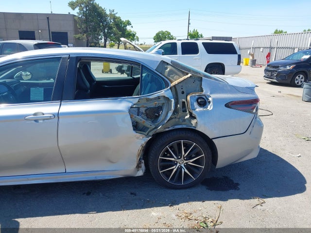 45176896 :رقم المزاد ، 4T1G11AK9NU669879 vin ، 2022 Toyota Camry Se مزاد بيع