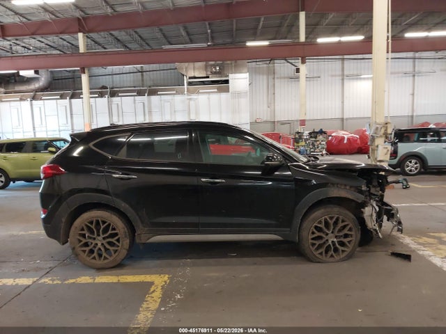 KM8J3CA26JU700544 Hyundai Tucson Limited