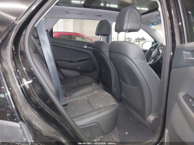KM8J3CA26JU700544 Hyundai Tucson Limited
