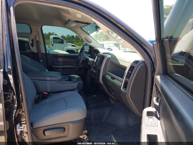 45176924 :رقم المزاد ، 1C6RR6KGXKS627703 vin ، 2019 Ram 1500 Classic Tradesman  4x2 5'7 Box مزاد بيع
