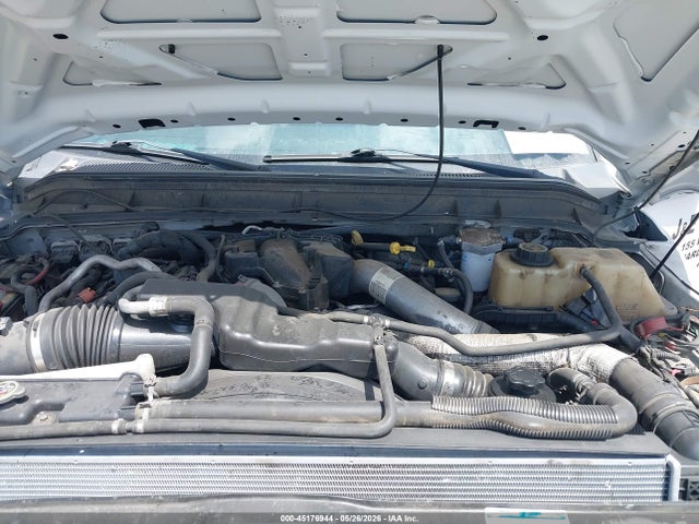 Ford F-550 Chassis Xl 2016 1FDUF5GT1GEA51853 Image 9