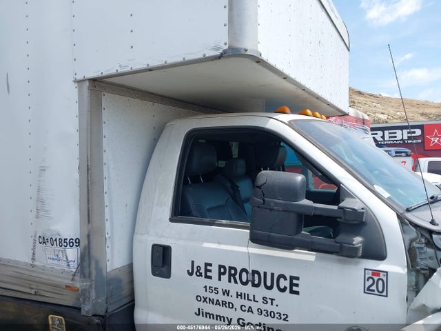 Ford F-550 Chassis Xl 2016 1FDUF5GT1GEA51853 Image 17