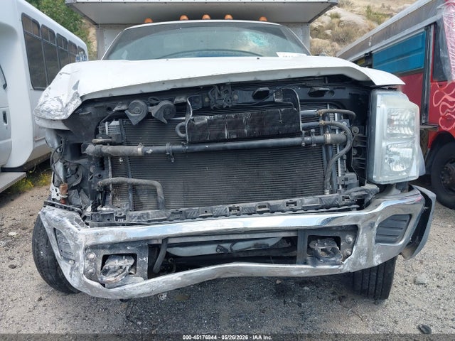 Ford F-550 Chassis Xl 2016 1FDUF5GT1GEA51853 Image 11
