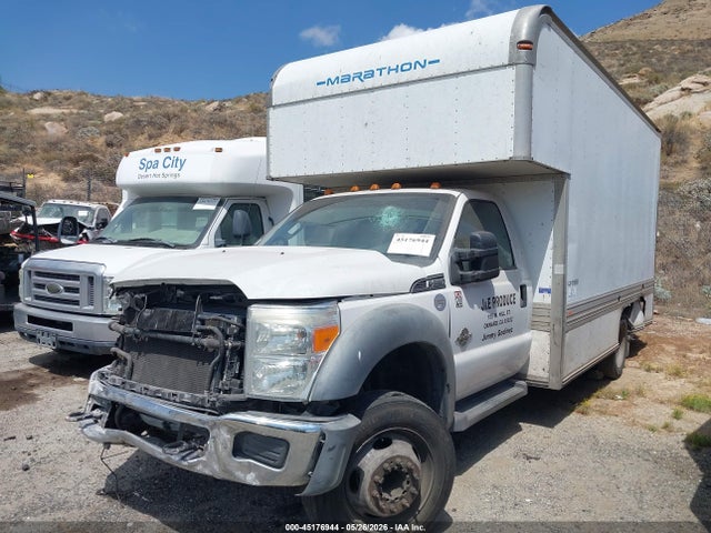 Ford F-550 Chassis Xl 2016 1FDUF5GT1GEA51853 Image 2