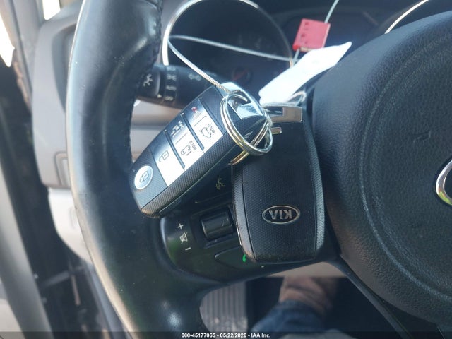 KNDMB5C15H6242627 KIA SEDONA LX