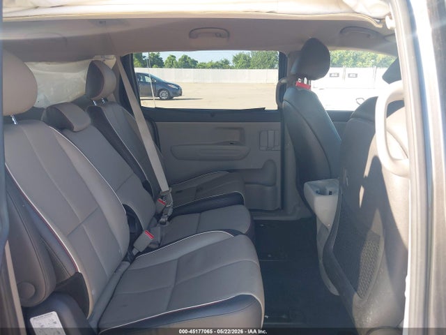 KNDMB5C15H6242627 KIA SEDONA LX