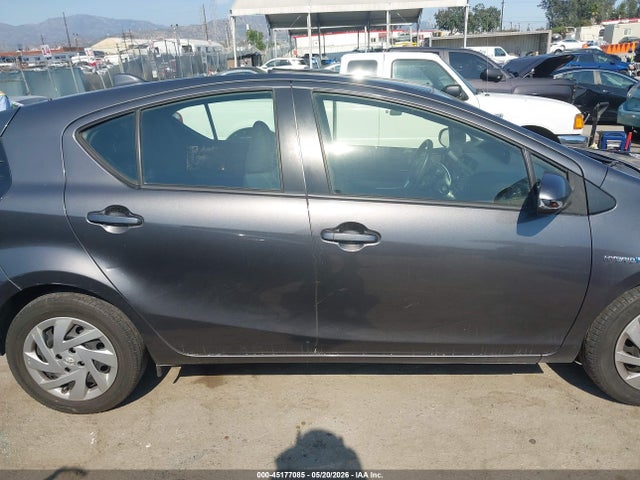 45177085 :رقم المزاد ، JTDKDTB32F1110606 vin ، 2015 Toyota Prius C Two مزاد بيع