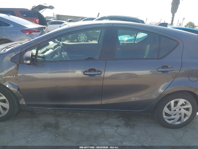 45177085 :رقم المزاد ، JTDKDTB32F1110606 vin ، 2015 Toyota Prius C Two مزاد بيع