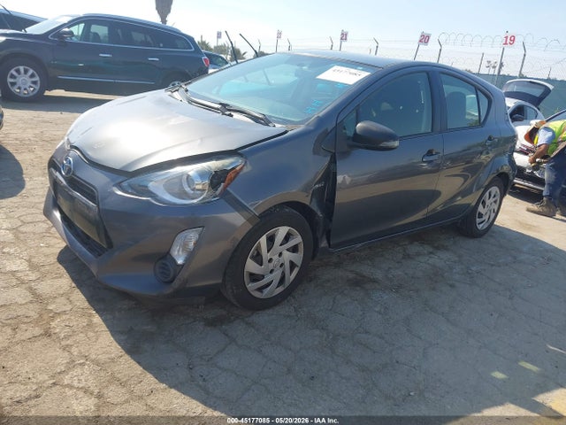 45177085 :رقم المزاد ، JTDKDTB32F1110606 vin ، 2015 Toyota Prius C Two مزاد بيع