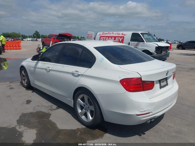 45177105 :رقم المزاد ، WBA3C1C58EK110742 vin ، 2014 Bmw 328i مزاد بيع