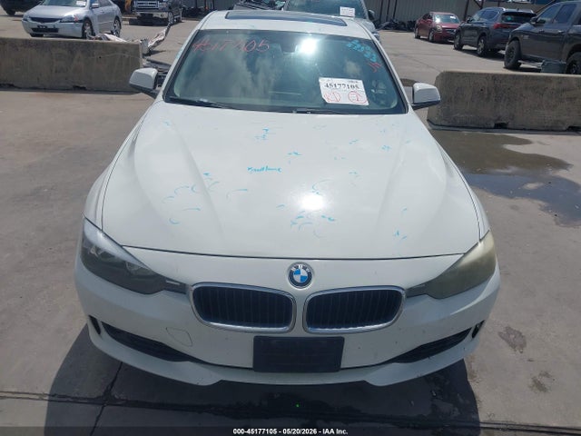 45177105 :رقم المزاد ، WBA3C1C58EK110742 vin ، 2014 Bmw 328i مزاد بيع