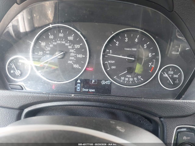 45177105 :رقم المزاد ، WBA3C1C58EK110742 vin ، 2014 Bmw 328i مزاد بيع