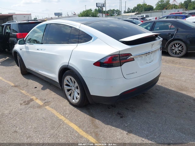 Tesla Model X 60d/70d/75d/90d 2016 5YJXCAE27GF003060 Image 3