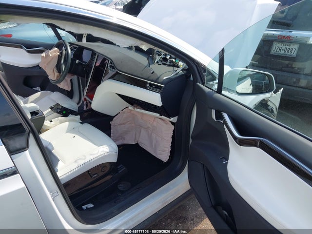 Tesla Model X 60d/70d/75d/90d 2016 5YJXCAE27GF003060 Image 5