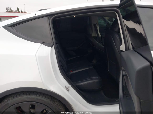 Продажа на аукционе авто 2023 Tesla Model Y Performance Dual Motor All-wheel Drive, vin: 7SAYGDEF4PF611358, номер лота: 45177352